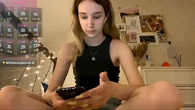 DanaCore on StripChat 