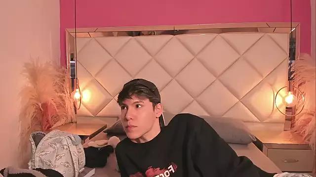 Freechat Daphne_And_Roger on StripChat