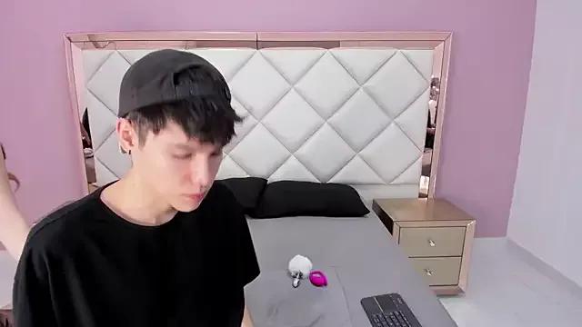 Freechat Daphne_And_Roger on StripChat