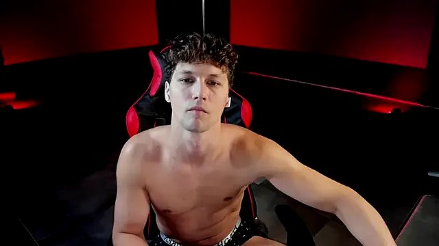 Offline dirty-boss on StripChat