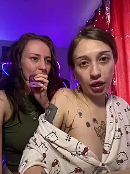 Freechat Dooubletroublee on StripChat