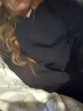 eatmeplease44 on StripChat