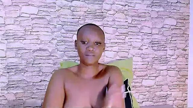 EbonyOlive69 on StripChat 