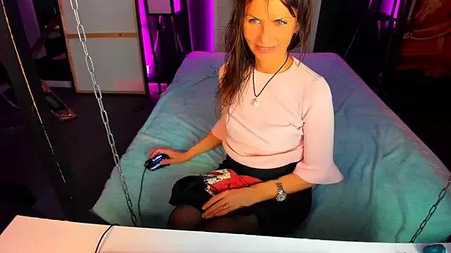 Elizabe_th on StripChat 