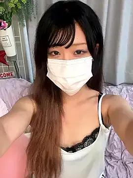 emiiiii1001 on StripChat