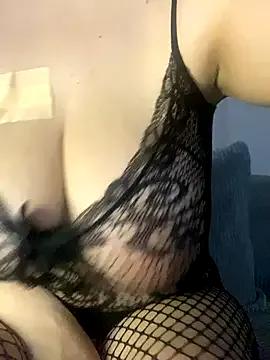 emiliafrancaise on StripChat