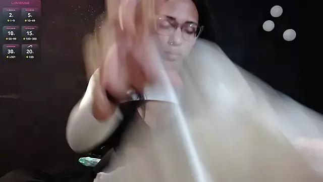 EmilyGomezLS on StripChat 