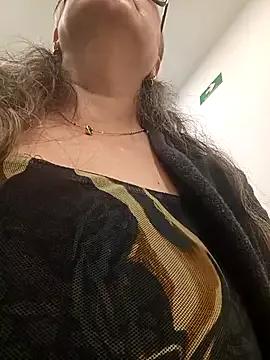 emma_tour on StripChat