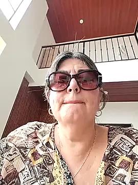 emma_tour on StripChat