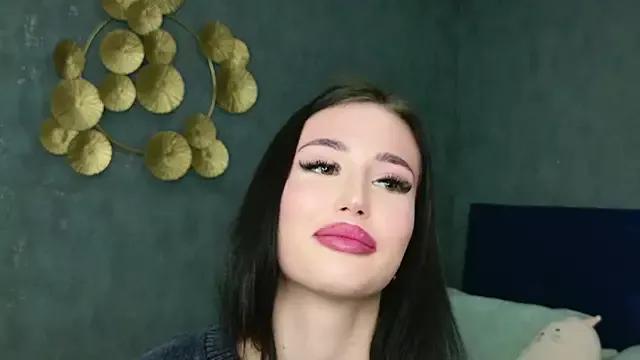 EmmaLawrens on StripChat 