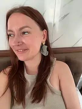 EmmaWarren on StripChat 