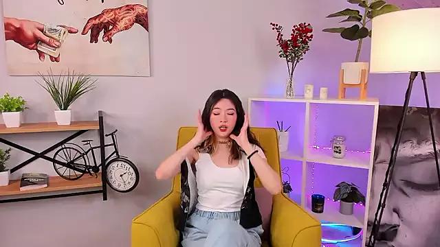 ErlinaHaines on StripChat 