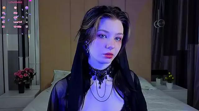 EsmeBellas on StripChat 