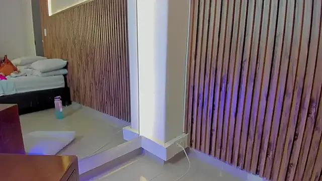 Freechat evelynjohnsoon on StripChat