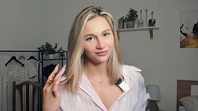 Freechat FaaBinaa on StripChat