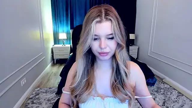 FollowLovee on StripChat