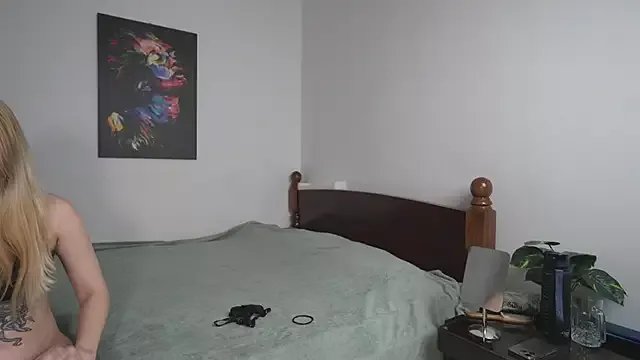 Freechat foxeslovefoxes on StripChat