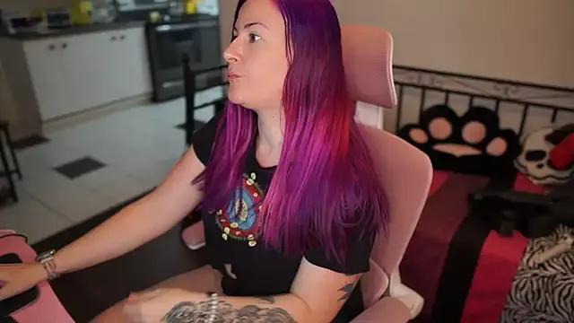 Freechat gennyrock on StripChat