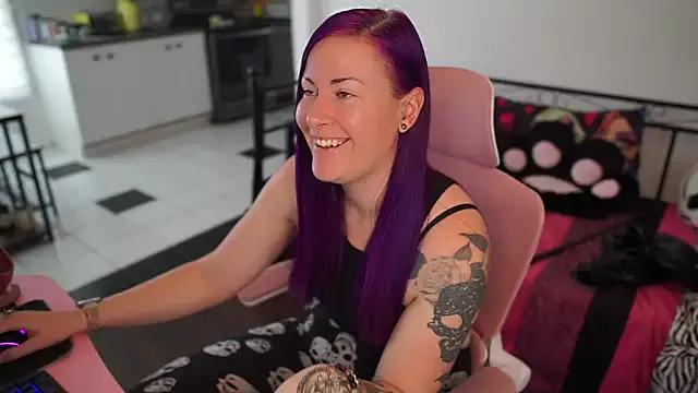 Freechat gennyrock on StripChat