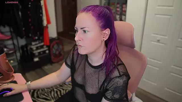 Freechat gennyrock on StripChat