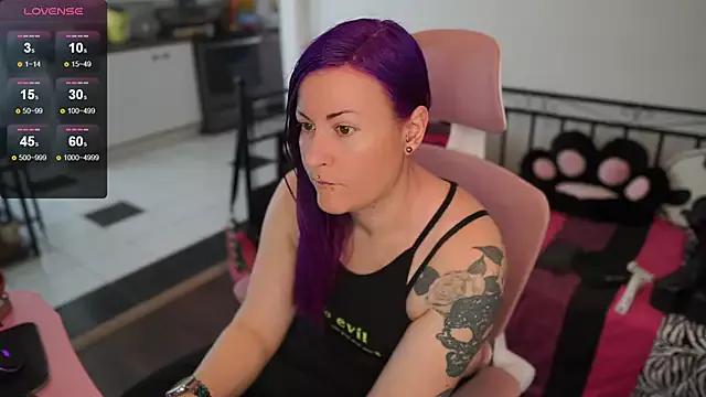 Freechat gennyrock on StripChat