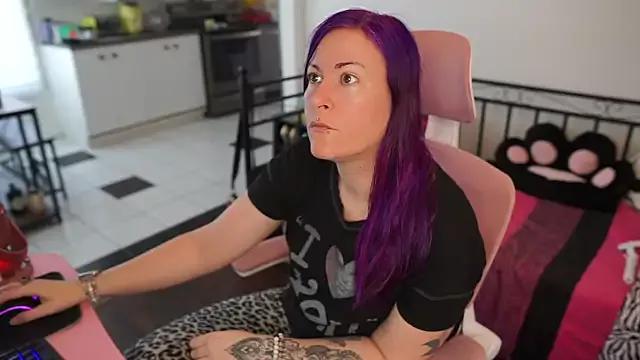 Freechat gennyrock on StripChat