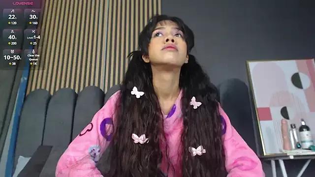 Gina_77 on StripChat