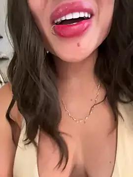 HannaBeckett on StripChat 