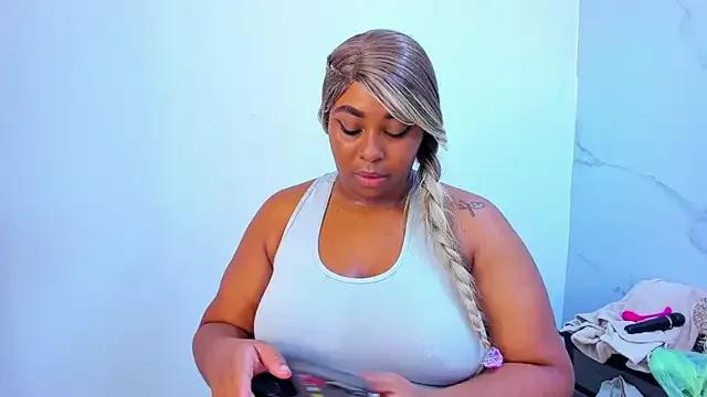 HannyMansonh on StripChat 