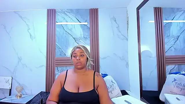 HannyMansonh on StripChat 