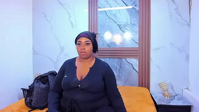 HannyMansonh on StripChat 