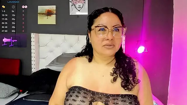 Offline hazel_milf on StripChat
