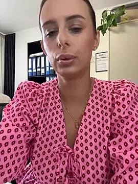 Hii_Lolla on StripChat