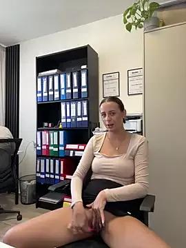 Hii_Lolla on StripChat