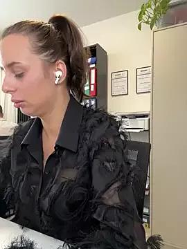 Hii_Lolla on StripChat