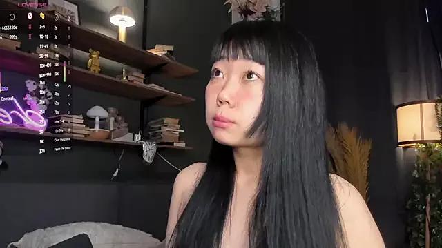 HinataBrooks on StripChat 