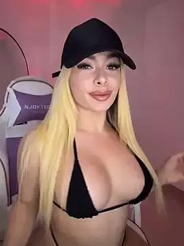 Holli_woul on StripChat 