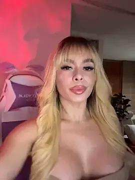 Holli_woul on StripChat 