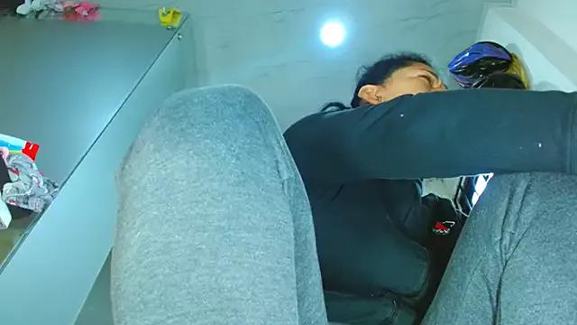 hornymilf_69xxx on StripChat