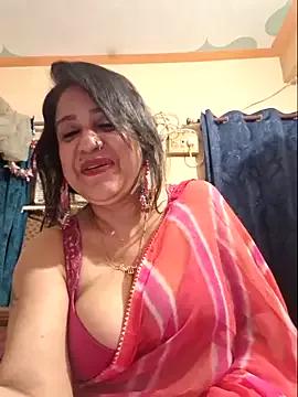 Hot_Queen77 on StripChat