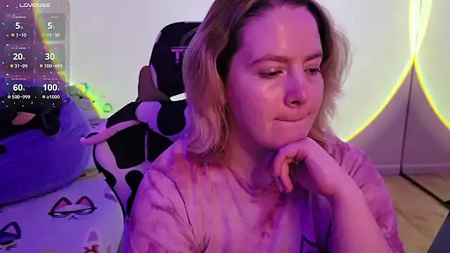 Freechat InternetFairy_XO on StripChat