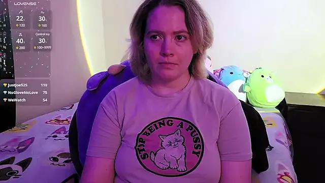 Freechat InternetFairy_XO on StripChat