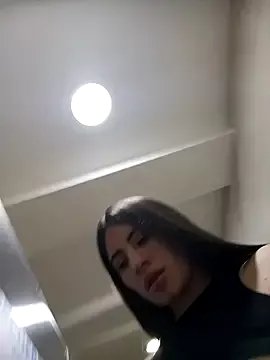 Offline Isabella21_ on StripChat