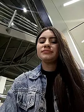 Offline Isabella21_ on StripChat