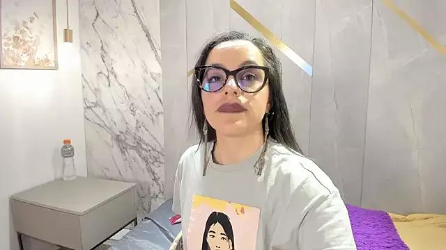 IsisNoir on StripChat 