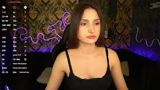 JanieFoxy on StripChat 