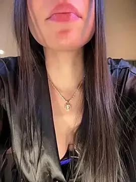 JanyLunaa on StripChat 