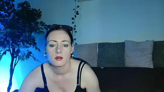 Jasmin-White on StripChat