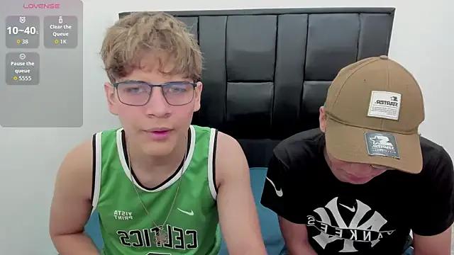 javieryalejandro on StripChat