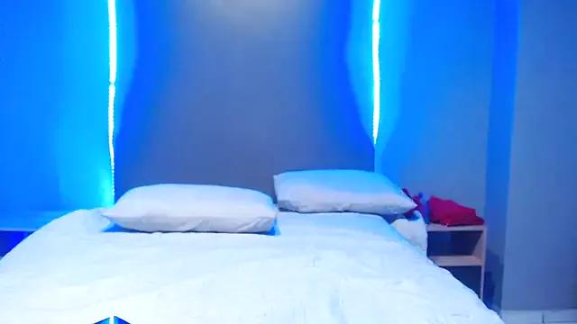 Juicyasss35xx on StripChat